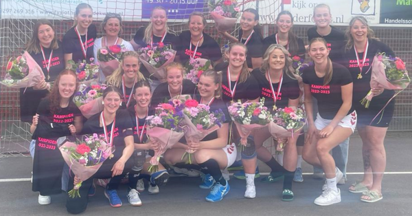 Dames 1 veldkampioen 2022-2023!